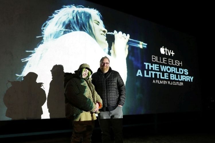 Apple TV+ 原创纪录片《怪奇比莉 Billie Eilish:我眼中的迷蒙世界》 the-worlds-a-little-blurry
