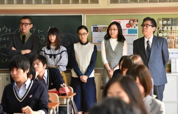 NETFLIX日劇《只是先出生的我》劇照示意