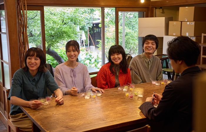 《週日晚上左右...》日曜の夜ぐらいは…