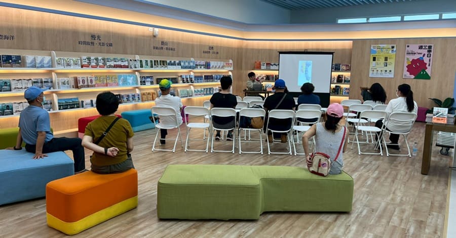 1F 主题书展区
