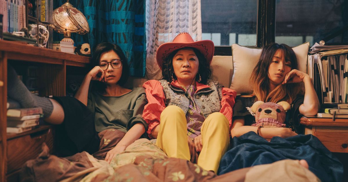 明明是喜劇，眼淚卻停不下來！Netflix《媽，別鬧了！》笑中帶淚陪你走過自己的過渡期
