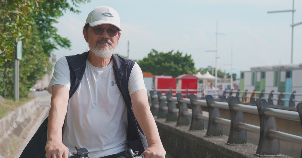 他76歲,是個YouTuber。正努力鍛練自己,打算80歲騎單車環島